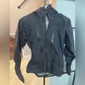 MEC Women’s Raincoat - size M